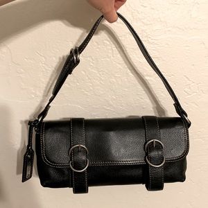 *vintage* EUC Kenneth Cole Reaction 💯 leather baguette handbag